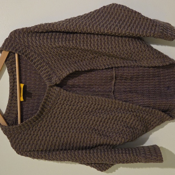 St. John Textured Brown Shrug - Picture 1 of 15